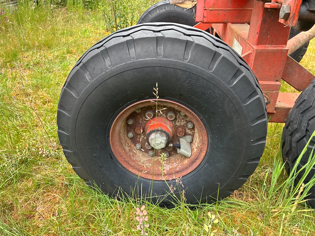 Timmervagn - Gisebo | Blinto auktioner