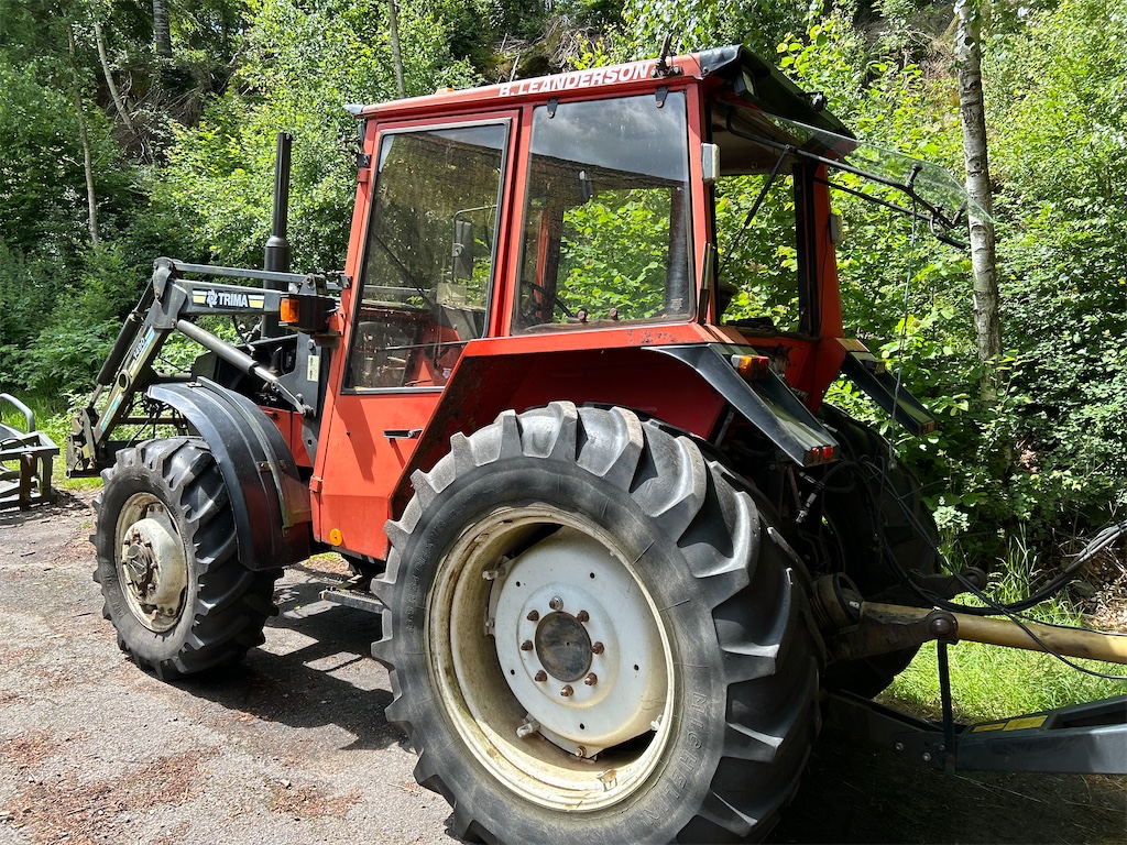 Traktor - BM VOLVO-VALMET 505-4 | Blinto auktioner
