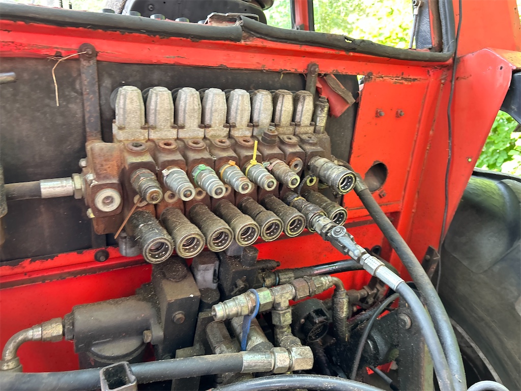 Traktor - BM VOLVO-VALMET 505-4 | Blinto auktioner