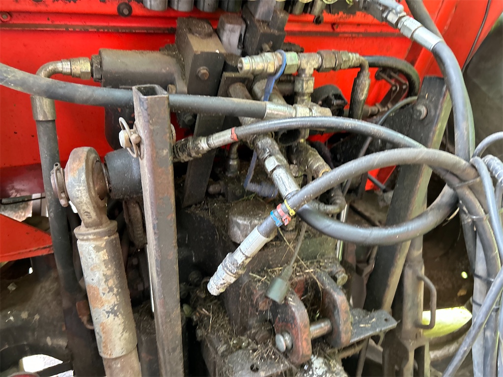 Traktor - BM VOLVO-VALMET 505-4 | Blinto auktioner