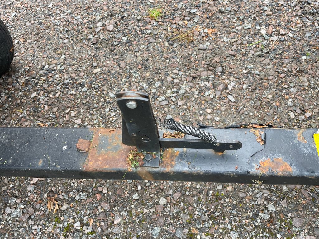 Åkgräsklippare - Jonsered LT2216 | Blinto auktioner