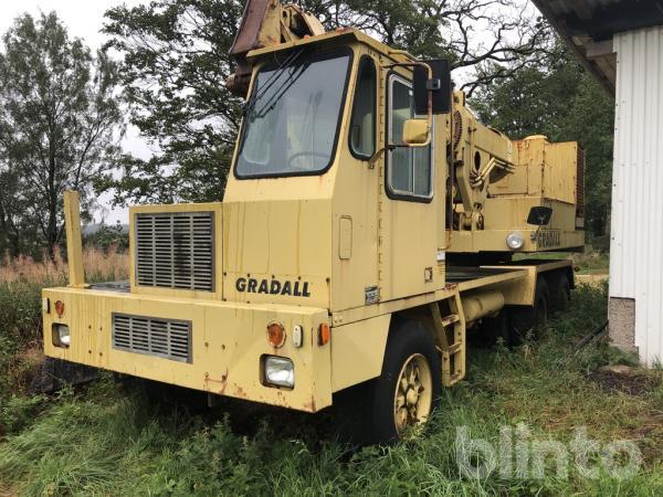 Grävmaskin - Gradall G-660E med tillbehör | Blinto auktioner