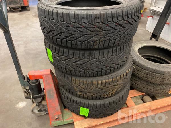 4 Friktionsdäck - Nokian Hakkapeliitta R2 Suv 235/55R19 | Blinto