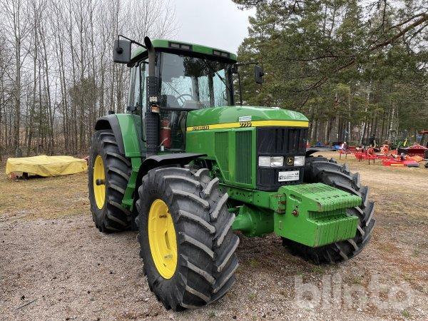 Traktor John Deere 7710
