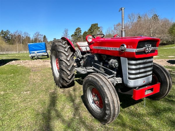 Traktor  Massey Fergusson 135 