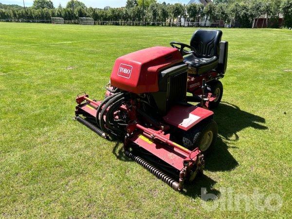 Cylinderklippare - Toro Reelmaster 2300-D | Blinto auktioner