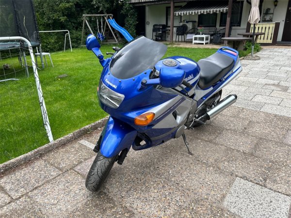 Motorcykel KAWASAKI ZX 600 D