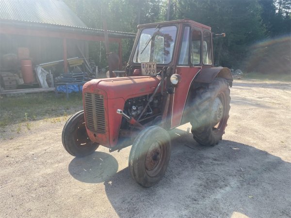 Traktor med lastare MASSEY FERGUSON 35 SPECI