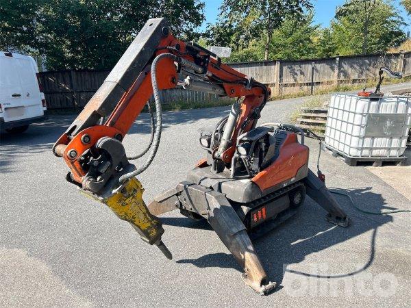 Rivningsrobot Husqvarna DXR 140 med flera redskap