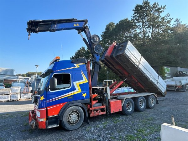 Lastvxlare/ kran VOLVO FM12-37 6X4