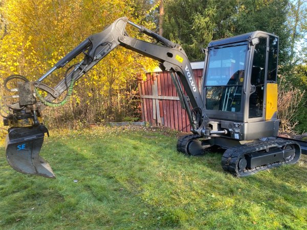 Bandgrvare Volvo EC25D med rototilt