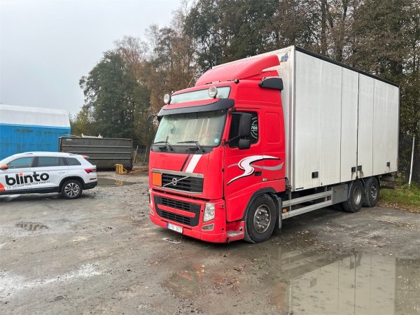 Skplastbil VOLVO FH 460 6*2