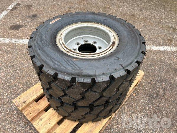 Truckhjul - Michelin 315/70 R15 - Kalmar DCE50-&HM | Blinto auktioner