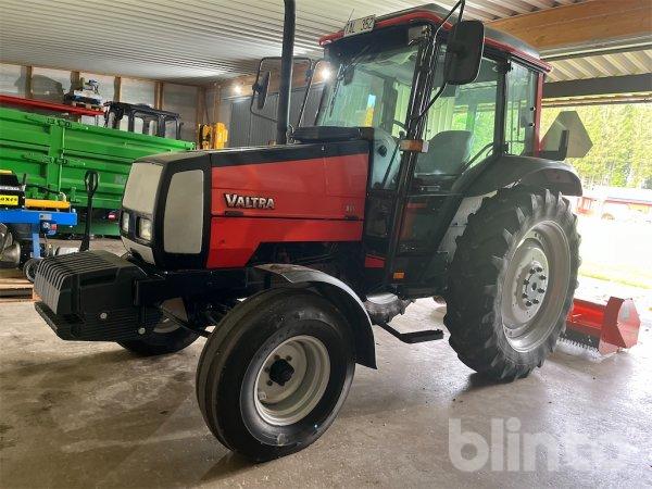 Traktor VALTRA 800-2