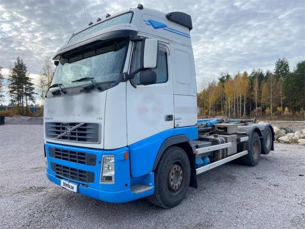 Lastvxlarbil VOLVO FH-520 6X2