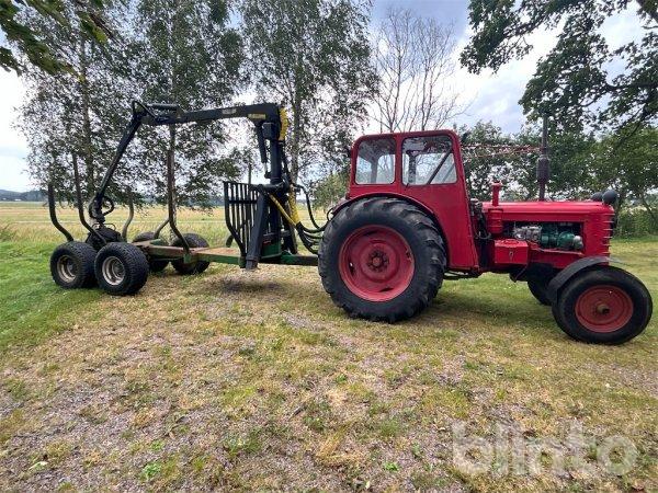 Traktor Boxer Volvo Bm 350 med 9 ton skogskrra och kran