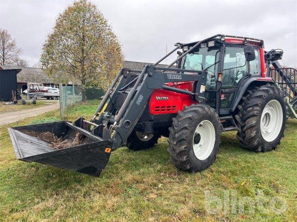 Traktor VALTRA 6650 Skogsutrustad Twin Trac