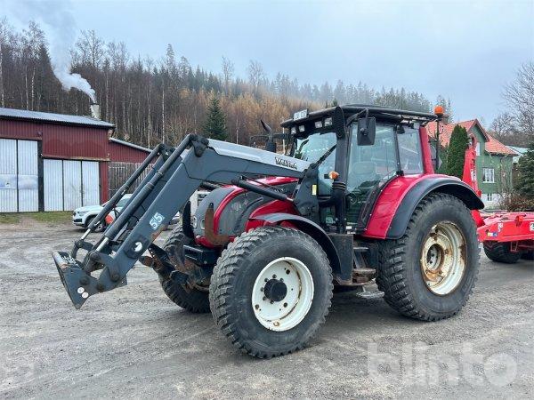 Traktor VALTRA N142-SERIES