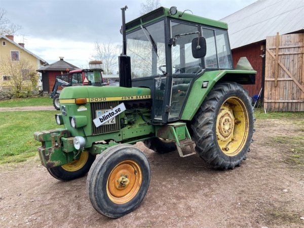 Traktor JOHN DEERE 2030