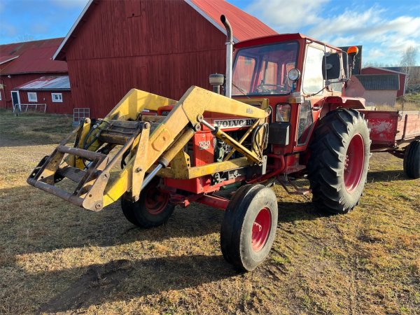 Traktor med lastare VOLVO-BM 700 TURBO