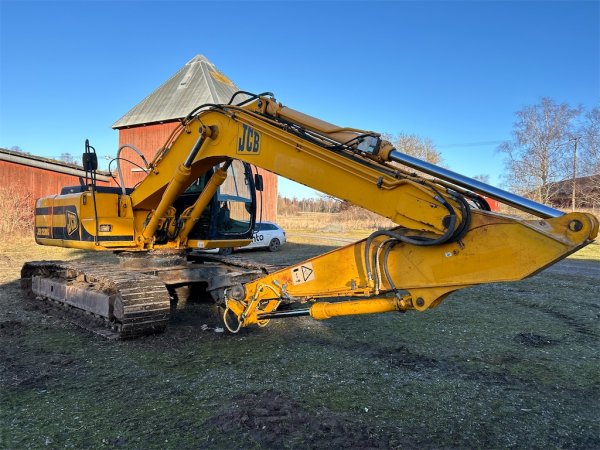 Bandgrvare JCB LS200 med 3 redskap