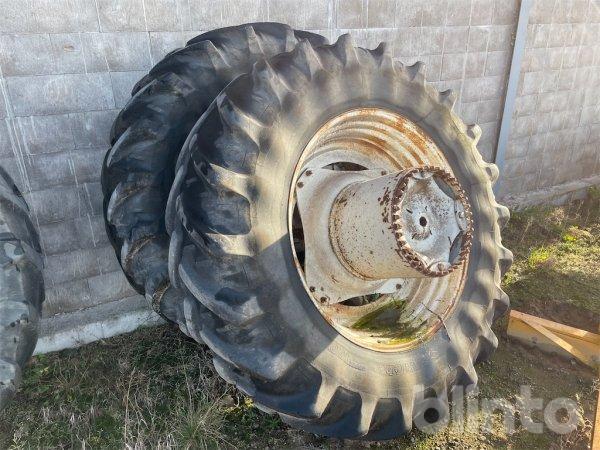 Dubbelmontage 20.8R42 / Fendt 820