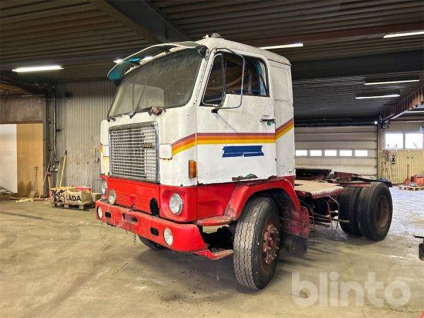 Lastbil Volvo F88 Reservdelsbil