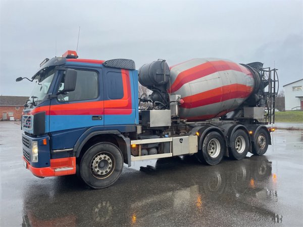 Betonglastbil tridem VOLVO FM 400 8x4