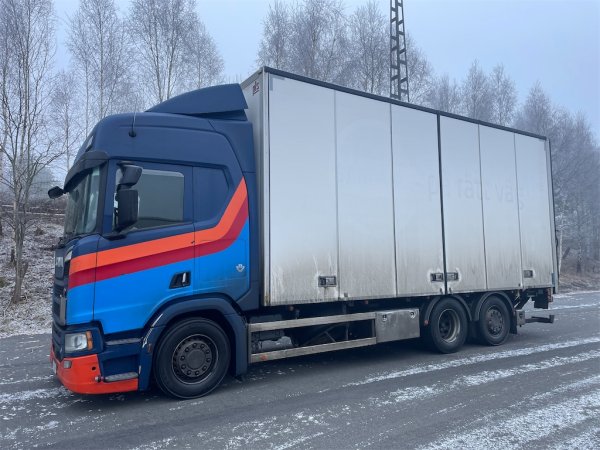 Skplastbil V8 SCANIA R520B6X2*4NB