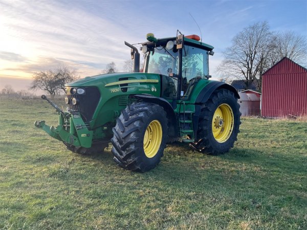 Traktor JOHN DEERE 7930