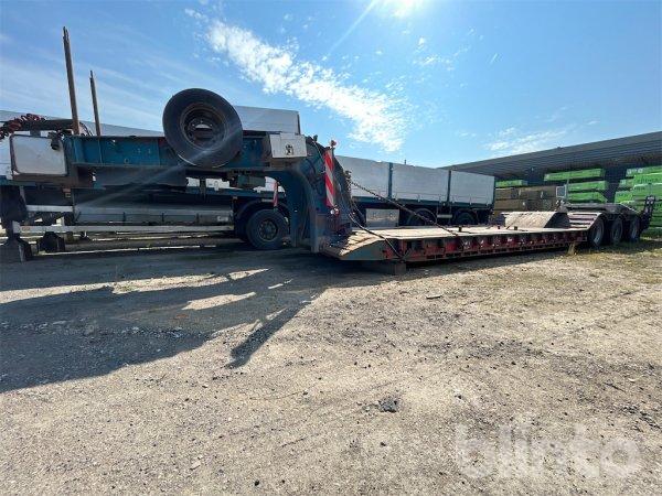 Maskintrailer HAFO H-42-3 PNKSTRO på auktion i Staffanstorp hos Blinto