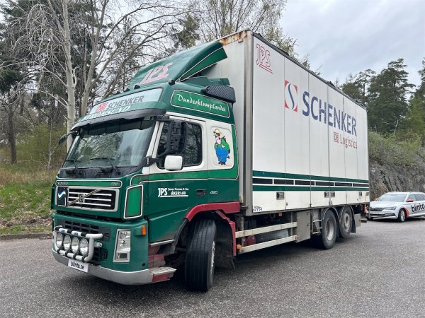 Lastbil VOLVO FM-480 6*2 med bakgavellyft