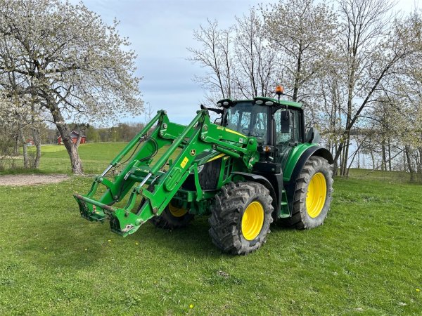 Traktor JOHN DEERE 6120M
