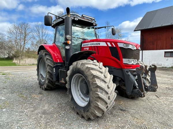 Traktor MASSEY FERGUSON 7718 Dyna VT 