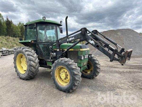 Traktor JOHN DEERE 2850