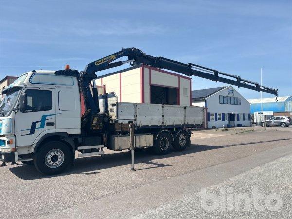 Kranbil VOLVO FM7 6*2 - Tippflak