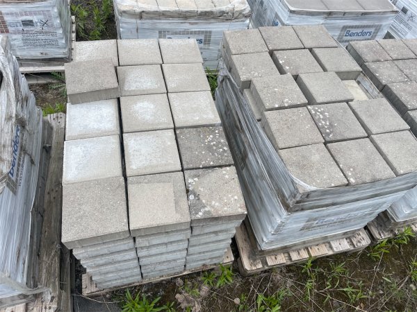 Marksten 48 kvadrat Benders Bas fasad 210x210x60 grå