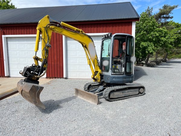 Minigrävare New Holland E35 2 C