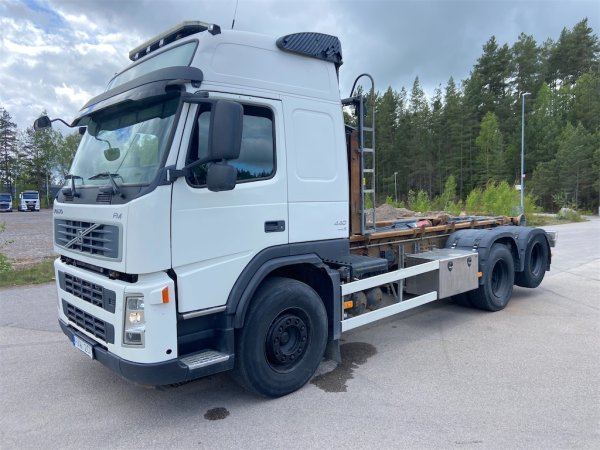 Lastväxlarbil VOLVO FM-440 6*2