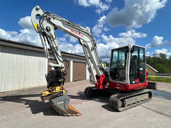 Bandgrävare  Takeuchi TB 370 med 1 års garanti 