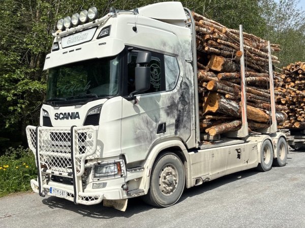 Timmerbil med kran SCANIA R650B6X4NB