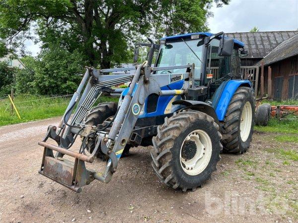 Traktor med lastare NEW HOLLAND TL90A 4WD