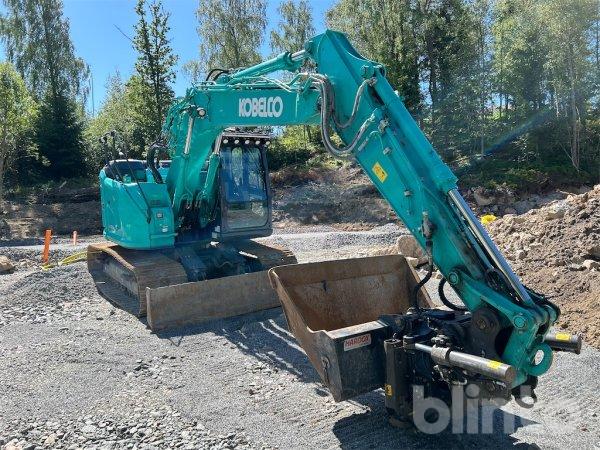 Kobelco SK140SRLC med 2D grävsystem och tillbehör