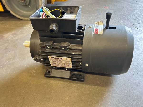 Busck 3 Fas motor ny Busck MSBCCL90L-4B5