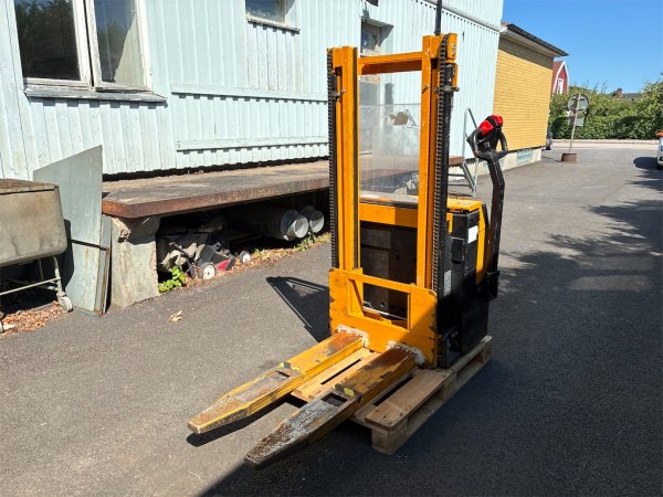 Gåstaplare Jungheinrich
