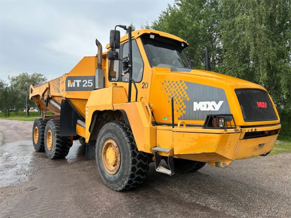Dumper Moxy MT25