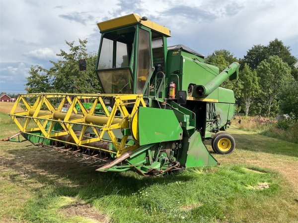 Tröska 12 fot John Deere 952