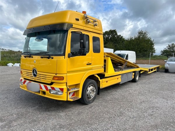 Lastbil MERCEDES-BENZ