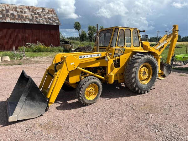 Traktorgrävare Massey Ferguson 203-7