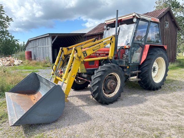 Traktor ZETOR 7045